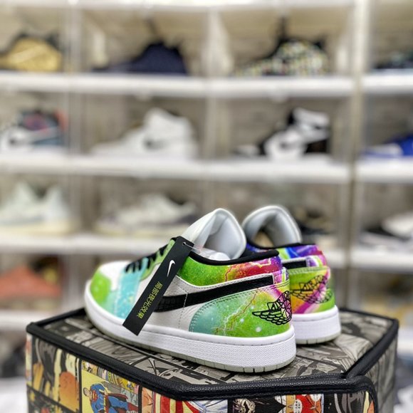 Air Jordan 1 Low Luminous Space - Picture 4 of 9